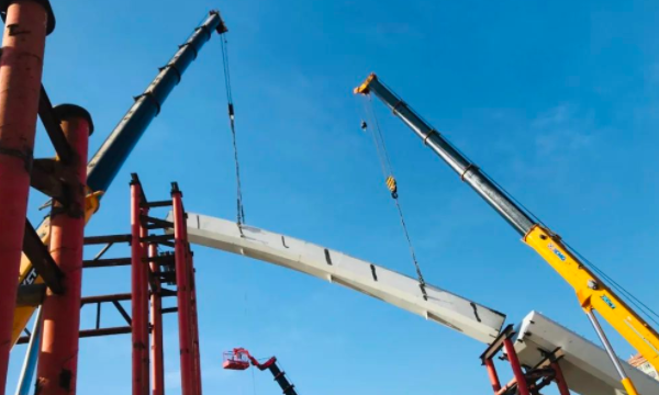     寒潮来袭，辉创工地“水陆空”战队热情不减！