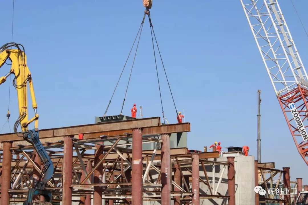 首战告捷 | 山西晋中潇河大桥钢箱梁成功首吊！